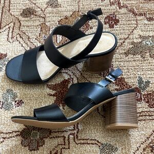Old navy black sandals with chunk heel 10